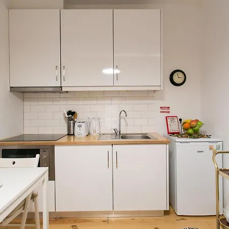 Apartman Joivy Inviting Flat Next To Bica Elevator