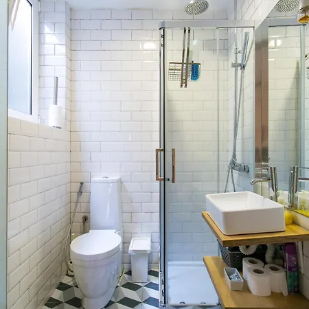 Apartman Joivy Inviting Flat Next To Bica Elevator *